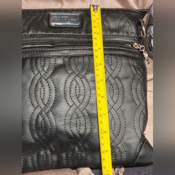 Bella Russo Crossbody/Shoulder Bag w/Adjustable Strap in/outpocket - Picture 6 of 7